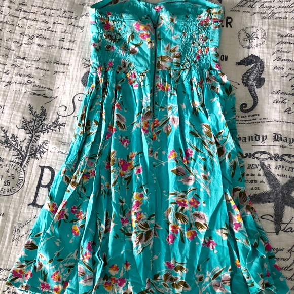 Beautiful turquoise strapless sundress - Picture 4 of 4